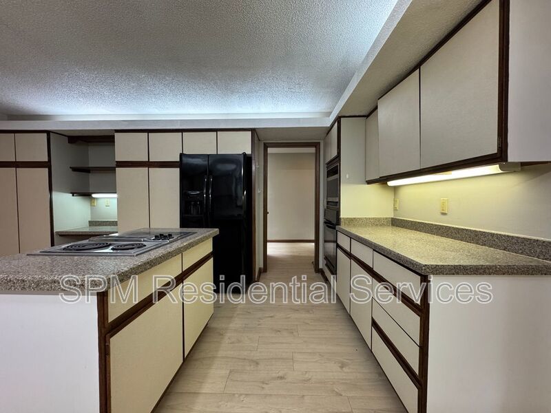 Porters Neck - Large Yard, Two Car Garage, New Luxury Vinyl Plank Flooring property image