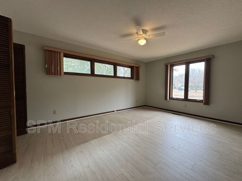 Porters Neck - Large Yard, Two Car Garage, New Luxury Vinyl Plank Flooring property image