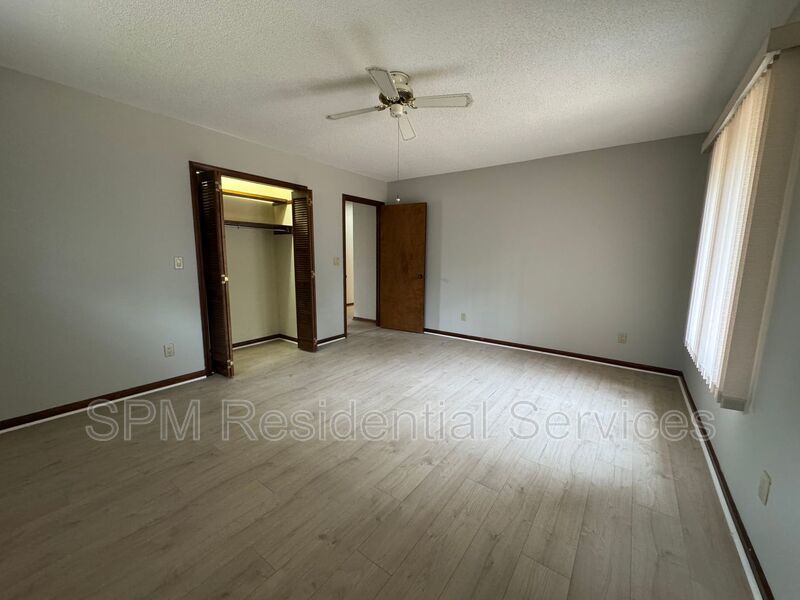 Porters Neck - Large Yard, Two Car Garage, New Luxury Vinyl Plank Flooring property image