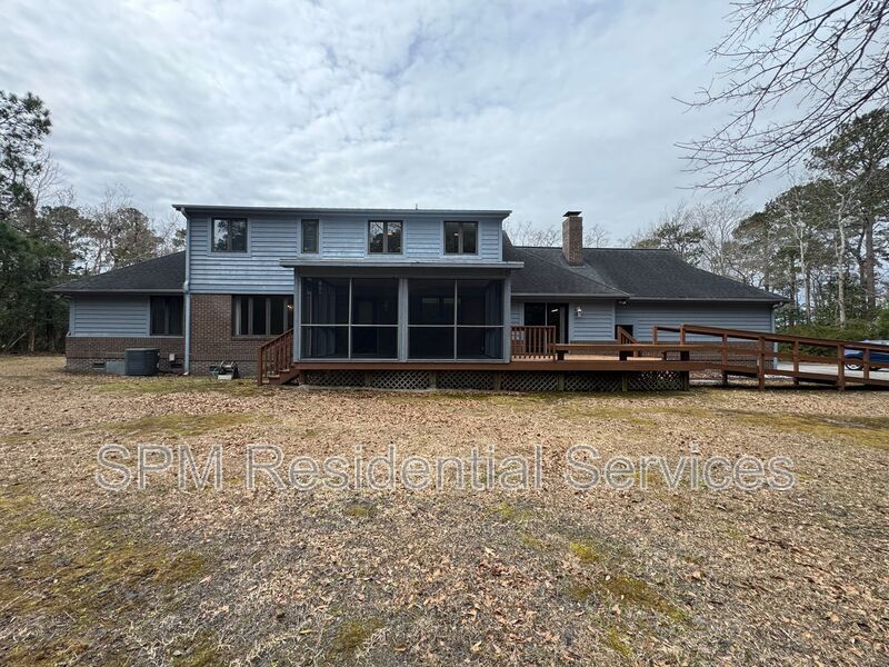 Porters Neck - Large Yard, Two Car Garage, New Luxury Vinyl Plank Flooring property image