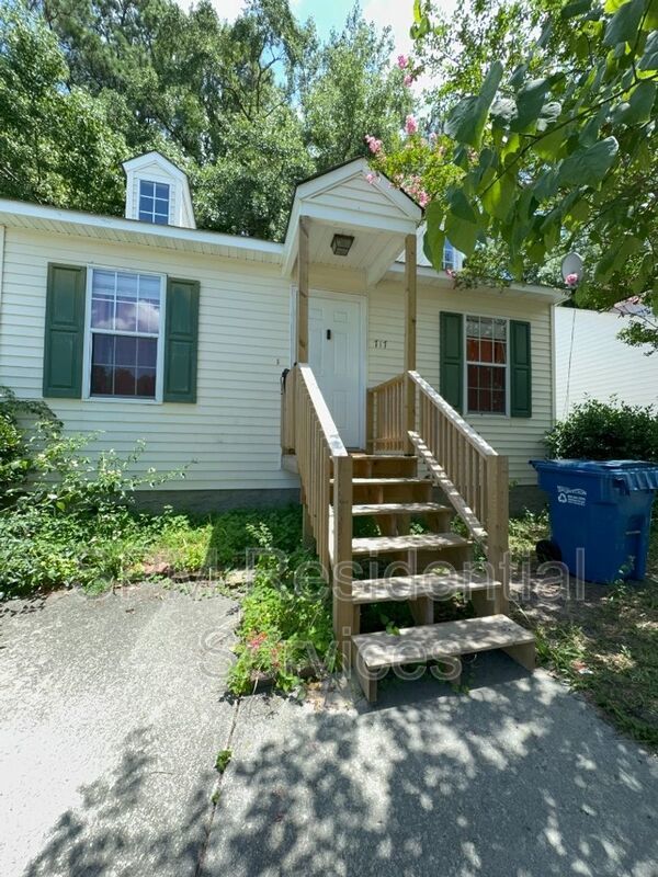 3 bedrooms close to UNCW! property image