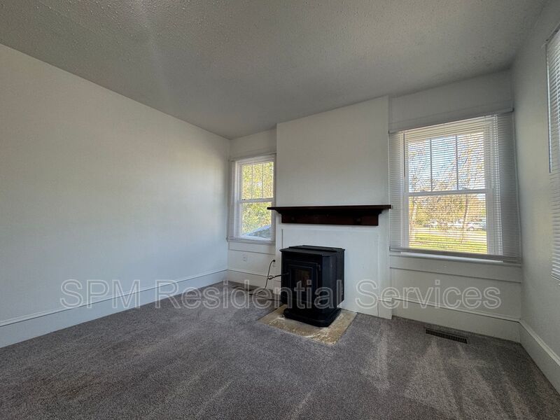 Castle Hayne - Bonus Room, Large Backyard, 3 Miles from Downtown Wilmington property image