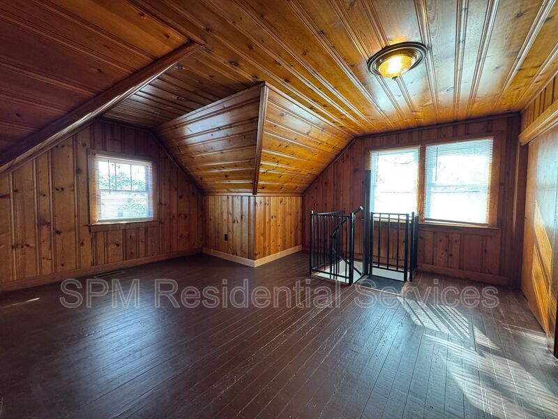 Castle Hayne - Bonus Room, Large Backyard, 3 Miles from Downtown Wilmington property image