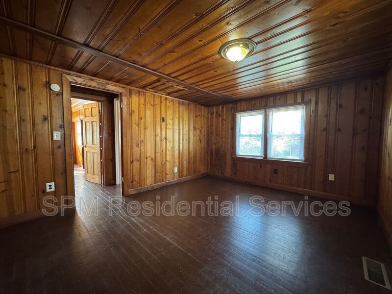 Castle Hayne - Bonus Room, Large Backyard, 3 Miles from Downtown Wilmington property image