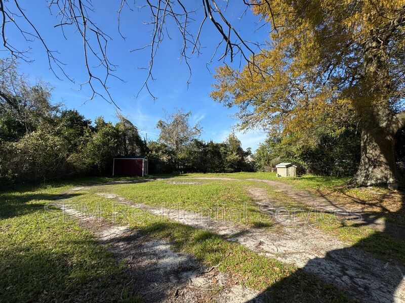 Castle Hayne - Bonus Room, Large Backyard, 3 Miles from Downtown Wilmington property image