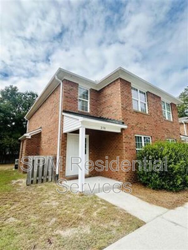 Townhome, Walk to UNCW, Backs to Wooded Area property image