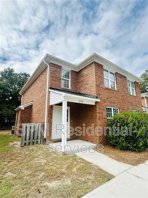 Townhome, Walk to UNCW, Backs to Wooded Area property image