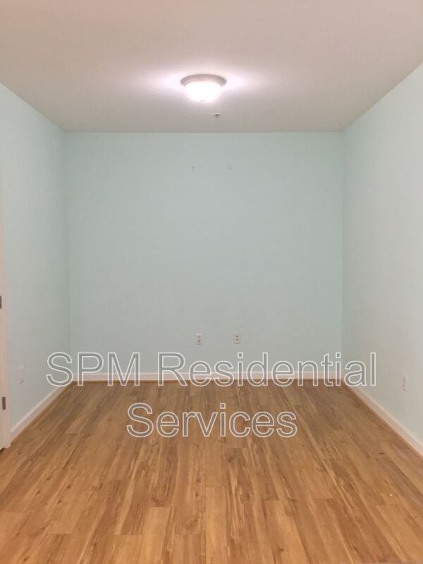 1505 Cadfel Ct Unit 304 property image