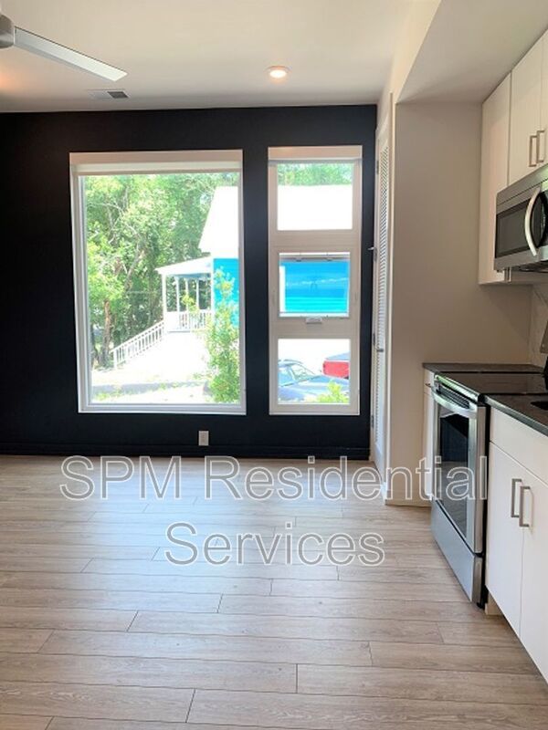 2nd Floor Downtown Wilmington, Close to CFCC property image