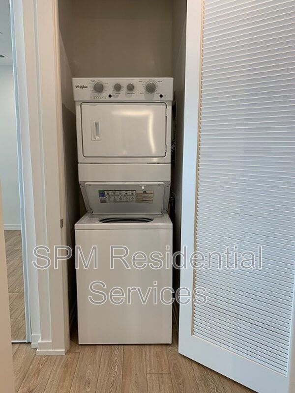 2nd Floor Downtown Wilmington, Close to CFCC property image