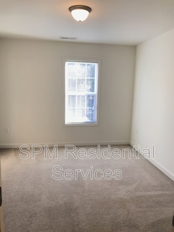 Townhome, Walk to UNCW, Backs to Wooded Area property image