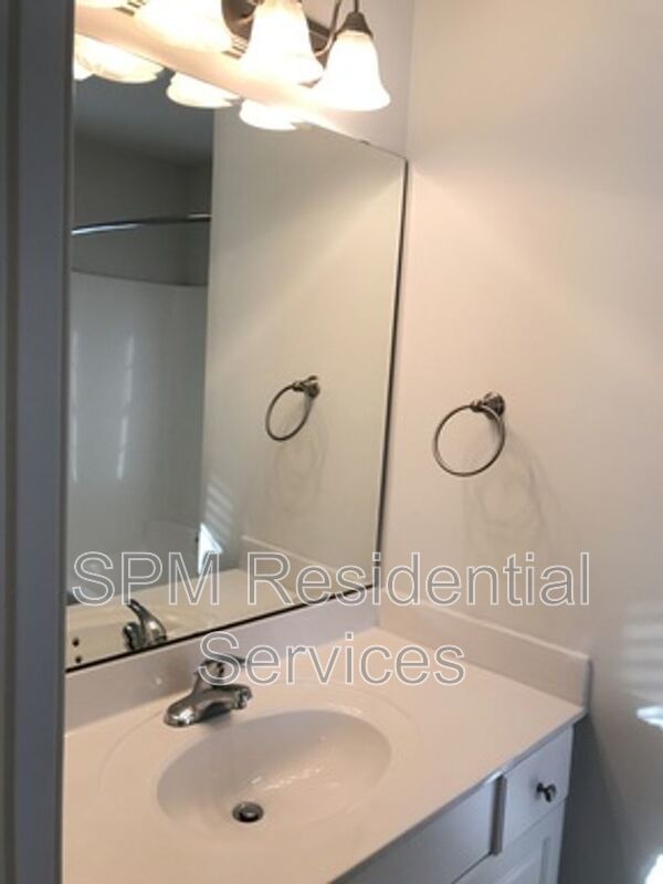 Townhome, Walk to UNCW, Backs to Wooded Area property image