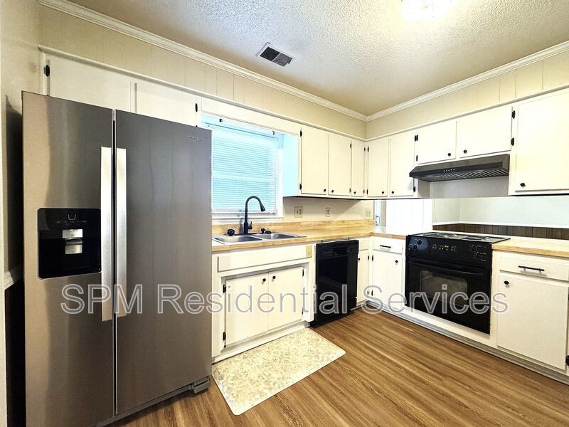 Barclay Hills - Within 4 miles of Downtown Wilmington, UNCW, & ILM Airport property image