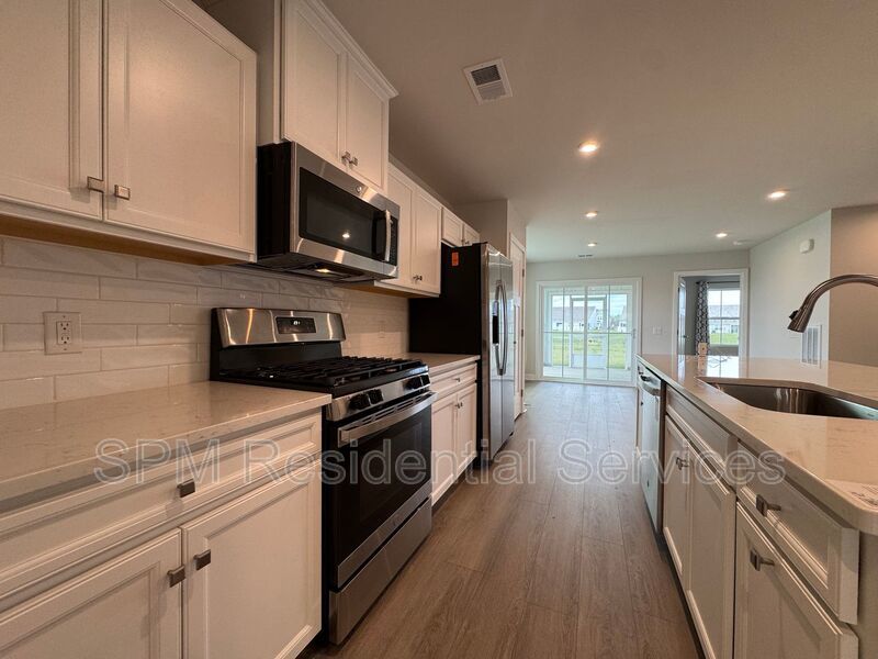 The Lakes at Riverbend - End Unit Townhome, Community Pool, Playground, Tennis courts property image