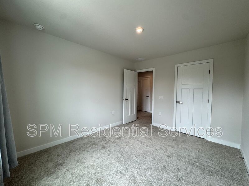 The Lakes at Riverbend - End Unit Townhome, Community Pool, Playground, Tennis courts property image