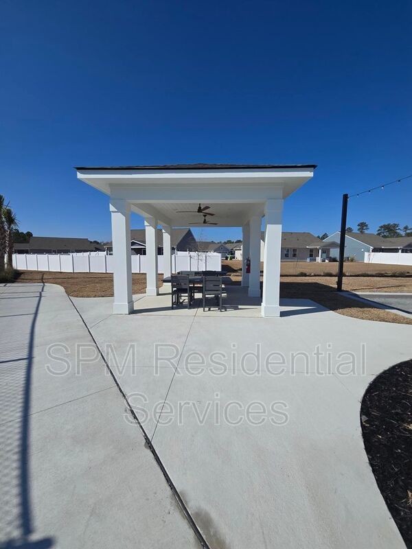 The Lakes at Riverbend - End Unit Townhome, Community Pool, Playground, Tennis courts property image