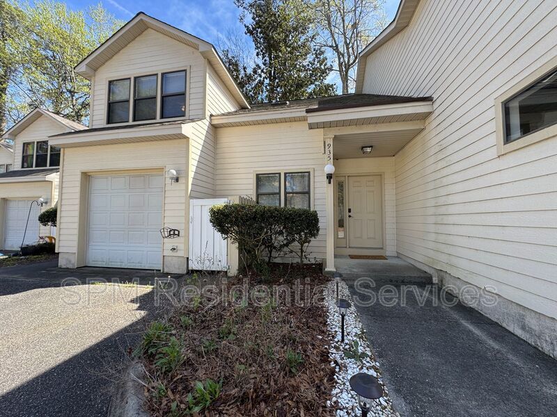 Birch Creek - Two Story Townhome, 1 Car Garage, Washer & Dryer Included property image