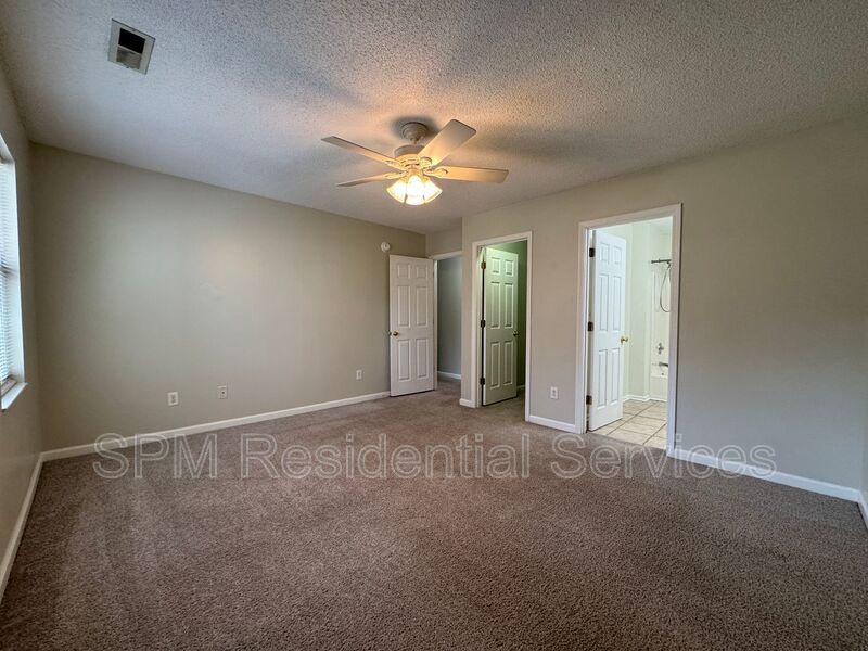 Birch Creek - Two Story Townhome, 1 Car Garage, Washer & Dryer Included property image