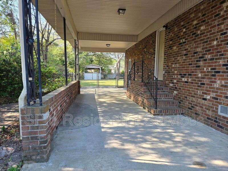 3 Bedroom Brick Home For Rent, Small dog permitted property image