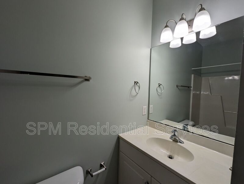Amazing 3 bedroom, 3 bathroom end unit townhome with updated features.  Close to Wrightsville Beach! property image