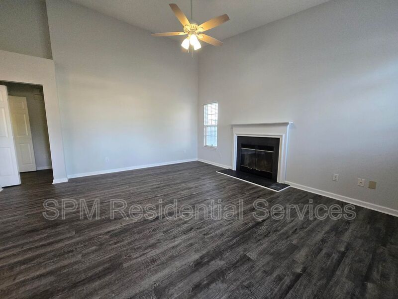 3 bedroom in a quiet neighborhood property image