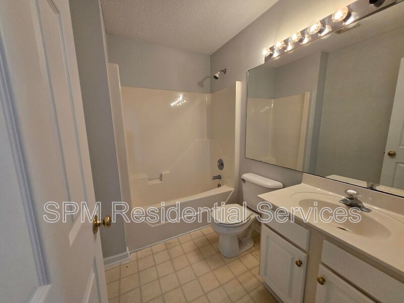 3 bedroom in a quiet neighborhood property image