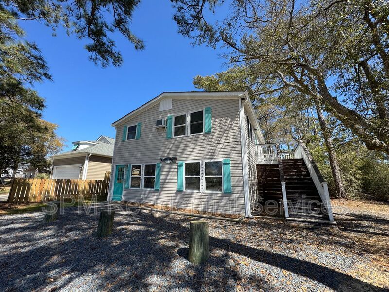 Second Floor Unit, Located 0.5 miles from Beach Access property image