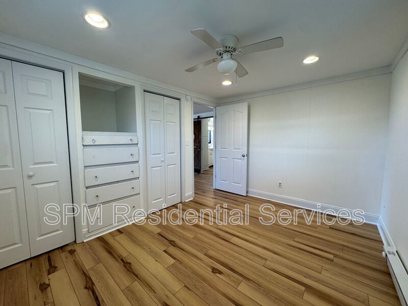 Second Floor Unit, Located 0.5 miles from Beach Access property image