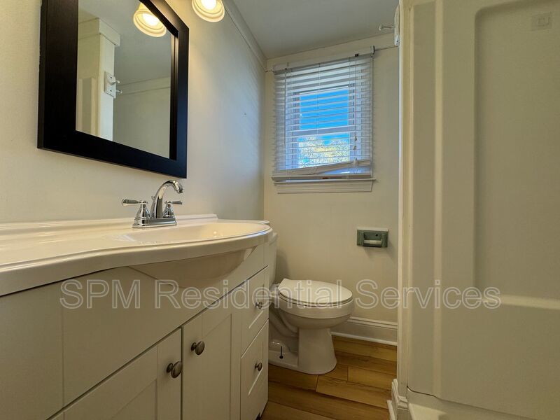Second Floor Unit, Located 0.5 miles from Beach Access property image