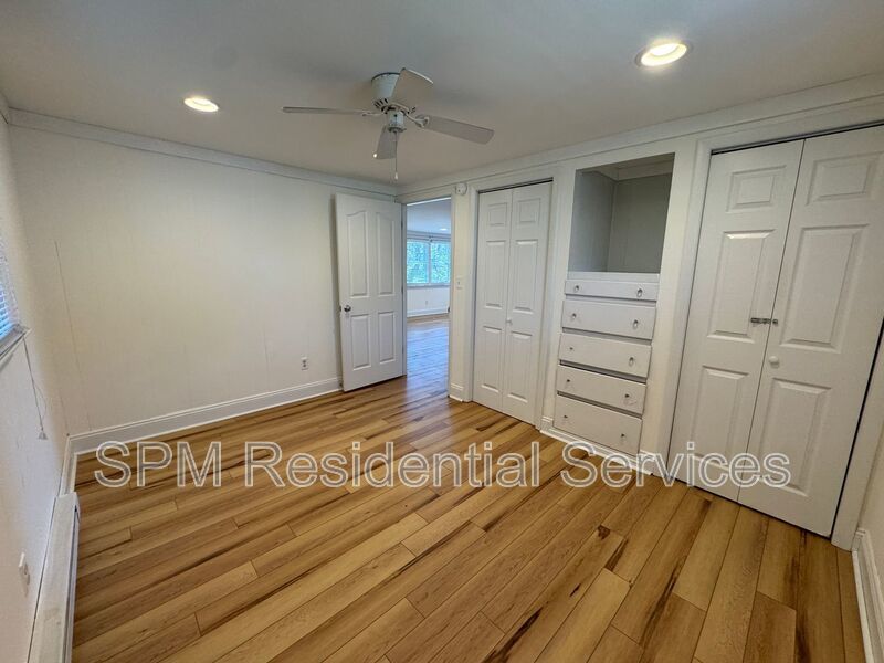 Second Floor Unit, Located 0.5 miles from Beach Access property image