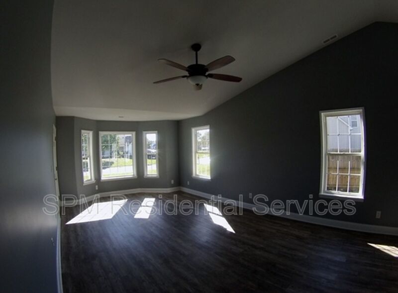 3 Bedroom in Beautiful neighborhood in Farrington Farms property image