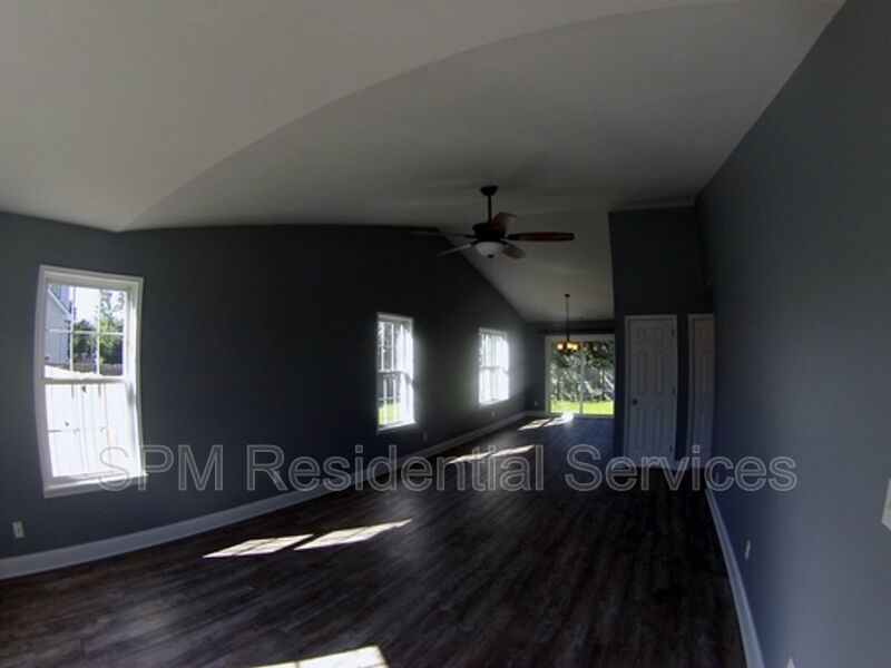 3 Bedroom in Beautiful neighborhood in Farrington Farms property image