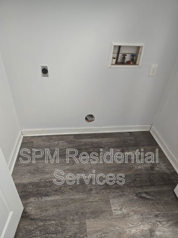 2 Bedroom Home on North End Downtown property image