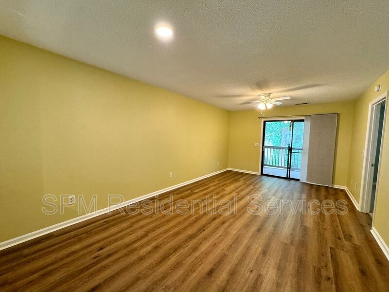 Park Place - 2 Bed 2 Bath End Unit (Lots of updates) + Community Pool property image