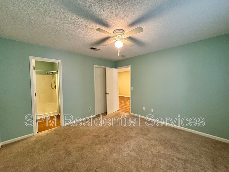 Park Place - 2 Bed 2 Bath End Unit (Lots of updates) + Community Pool property image