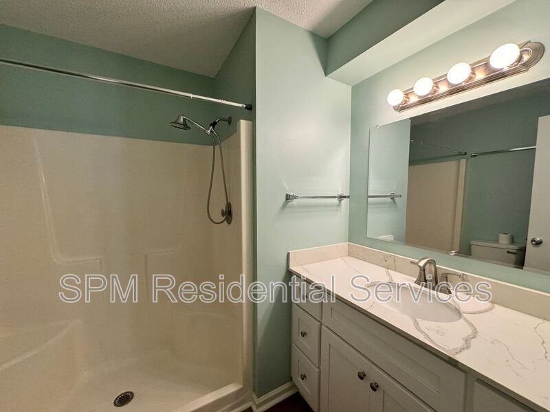 Park Place - 2 Bed 2 Bath End Unit (Lots of updates) + Community Pool property image