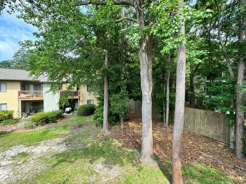Park Place - 2 Bed 2 Bath End Unit (Lots of updates) + Community Pool property image