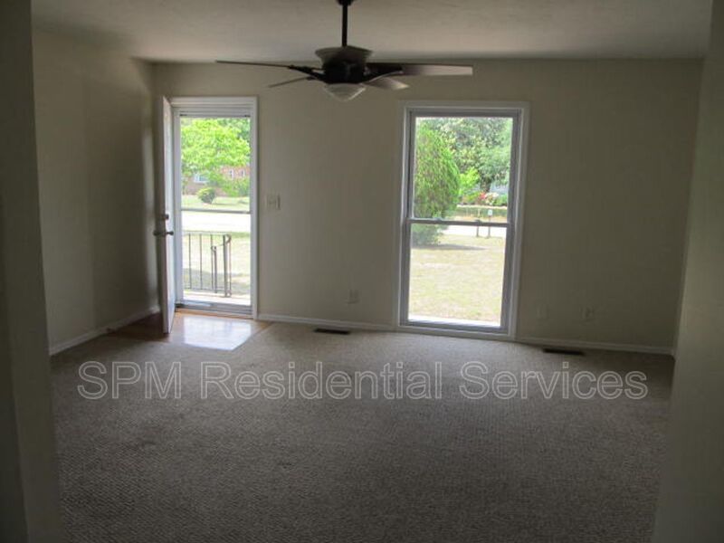 Fenced in yard, Minutes to shopping, restaurant, and I140 property image