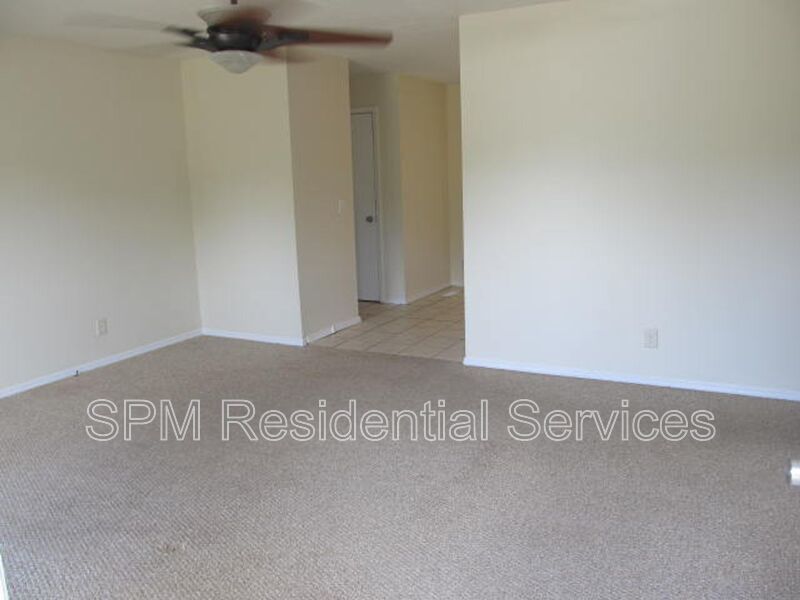 Fenced in yard, Minutes to shopping, restaurant, and I140 property image