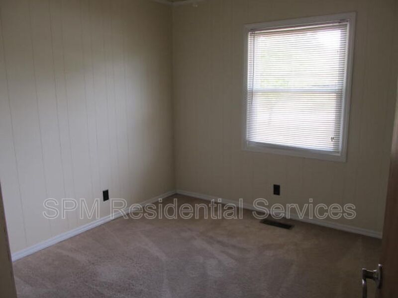 Fenced in yard, Minutes to shopping, restaurant, and I140 property image