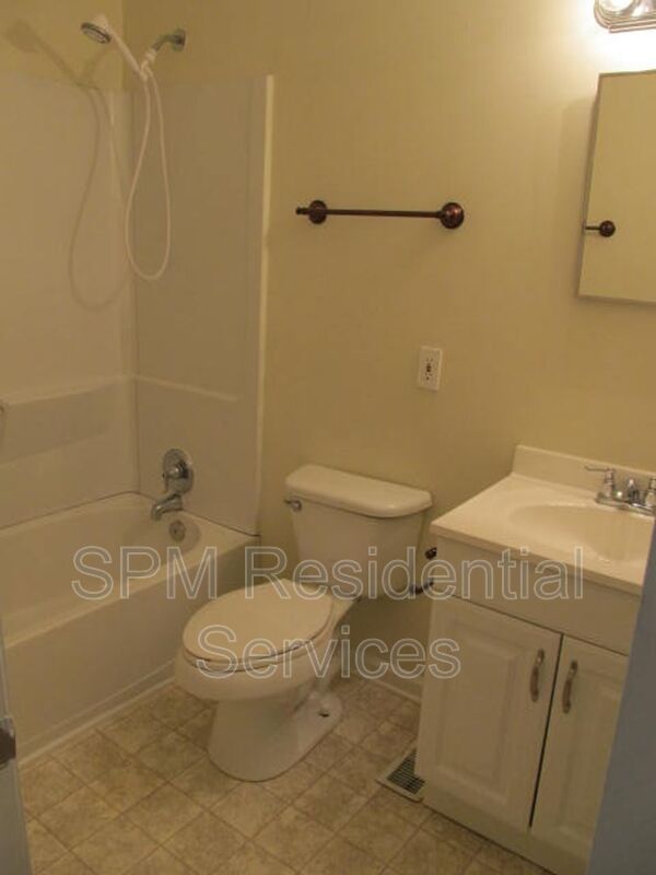 Fenced in yard, Minutes to shopping, restaurant, and I140 property image