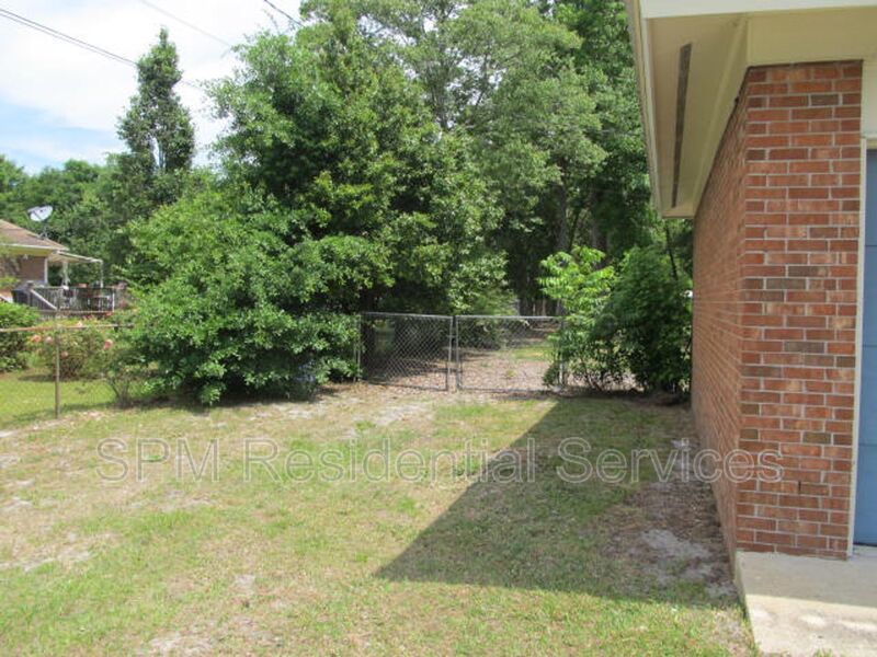 Fenced in yard, Minutes to shopping, restaurant, and I140 property image