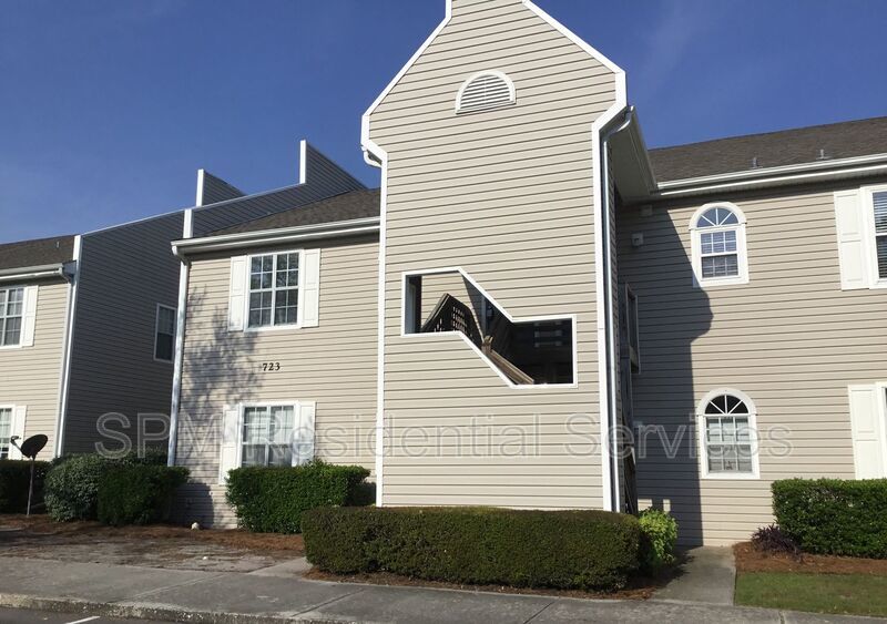 2 Bedroom in Hampton Place with Community Pool property image