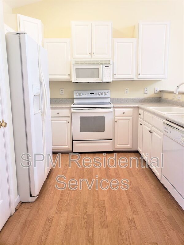 3 bedrooms close to UNCW!  Community Pool property image