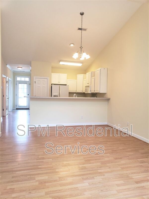 3 bedrooms close to UNCW!  Community Pool property image