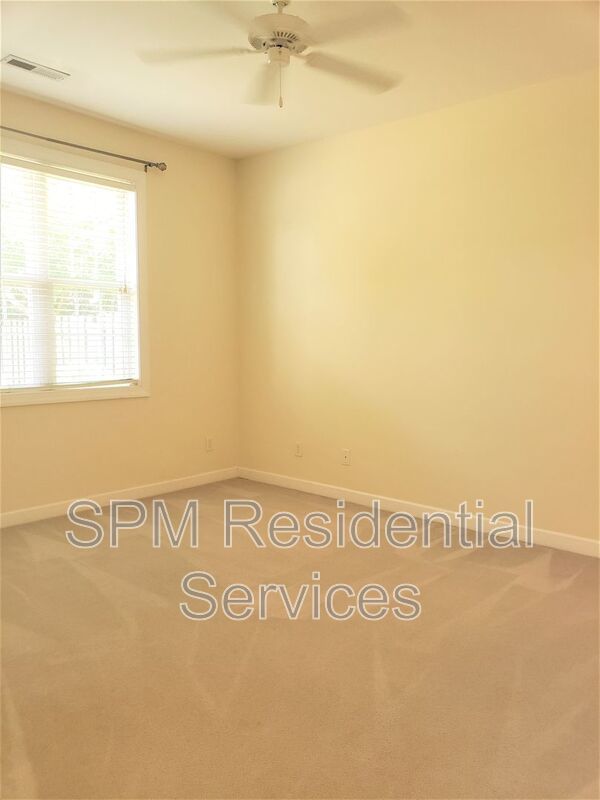 3 bedrooms close to UNCW!  Community Pool property image