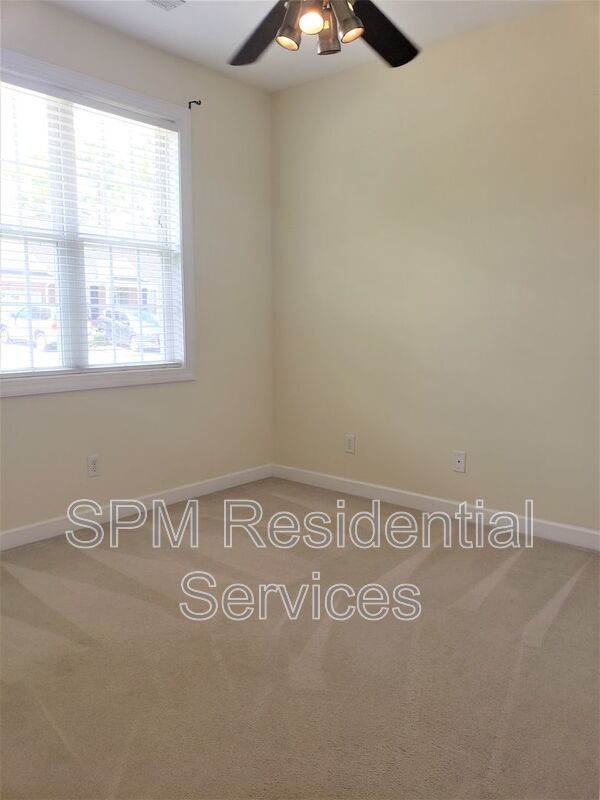 3 bedrooms close to UNCW!  Community Pool property image