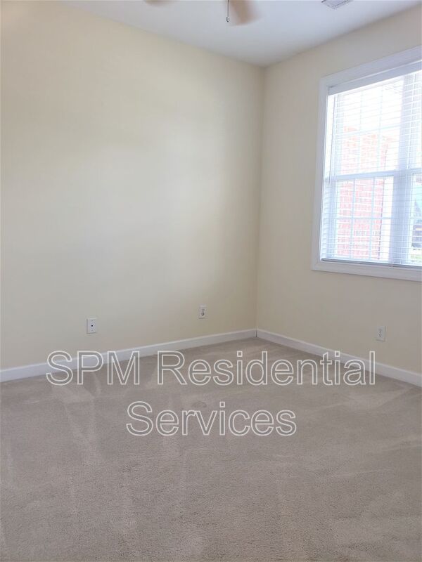 3 bedrooms close to UNCW!  Community Pool property image