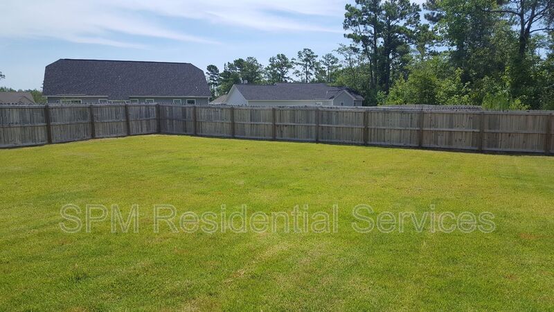 3 Bedroom in Beautiful neighborhood in Bridgeport, community pool. property image