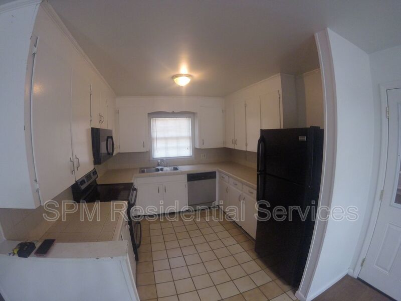 4 Bedrooms, close to UNCW property image